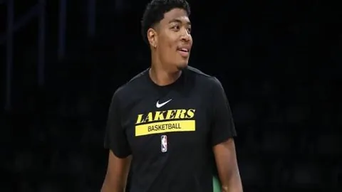 亚马尔强调未与拉菲尼亚讨论金球奖，坚持稳步前进