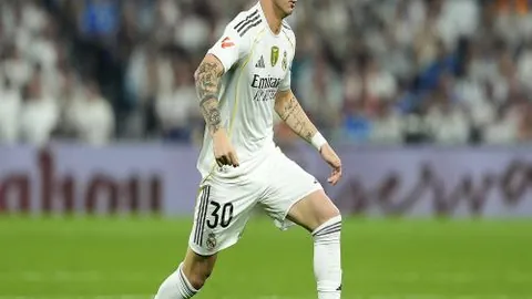 “蓝军连败三场，加纳乔头槌击中门框，伯恩茅斯逼平切尔西，暂无连胜记录！”